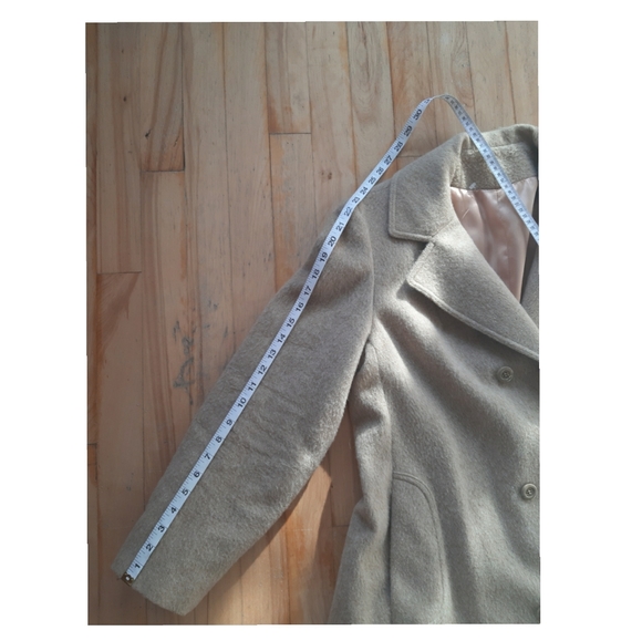 Perfect timeless camel sand trench coat - Picture 6 of 9